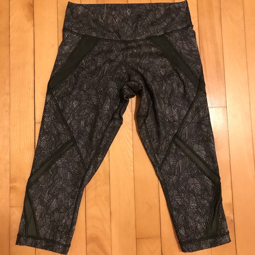 Lululemon mid-rise cropped leggings
